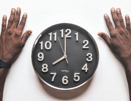 Où puis-je obtenir un hébergeur gratuit pour héberger mon site Web temporairement pendant la période de développement et de test ?